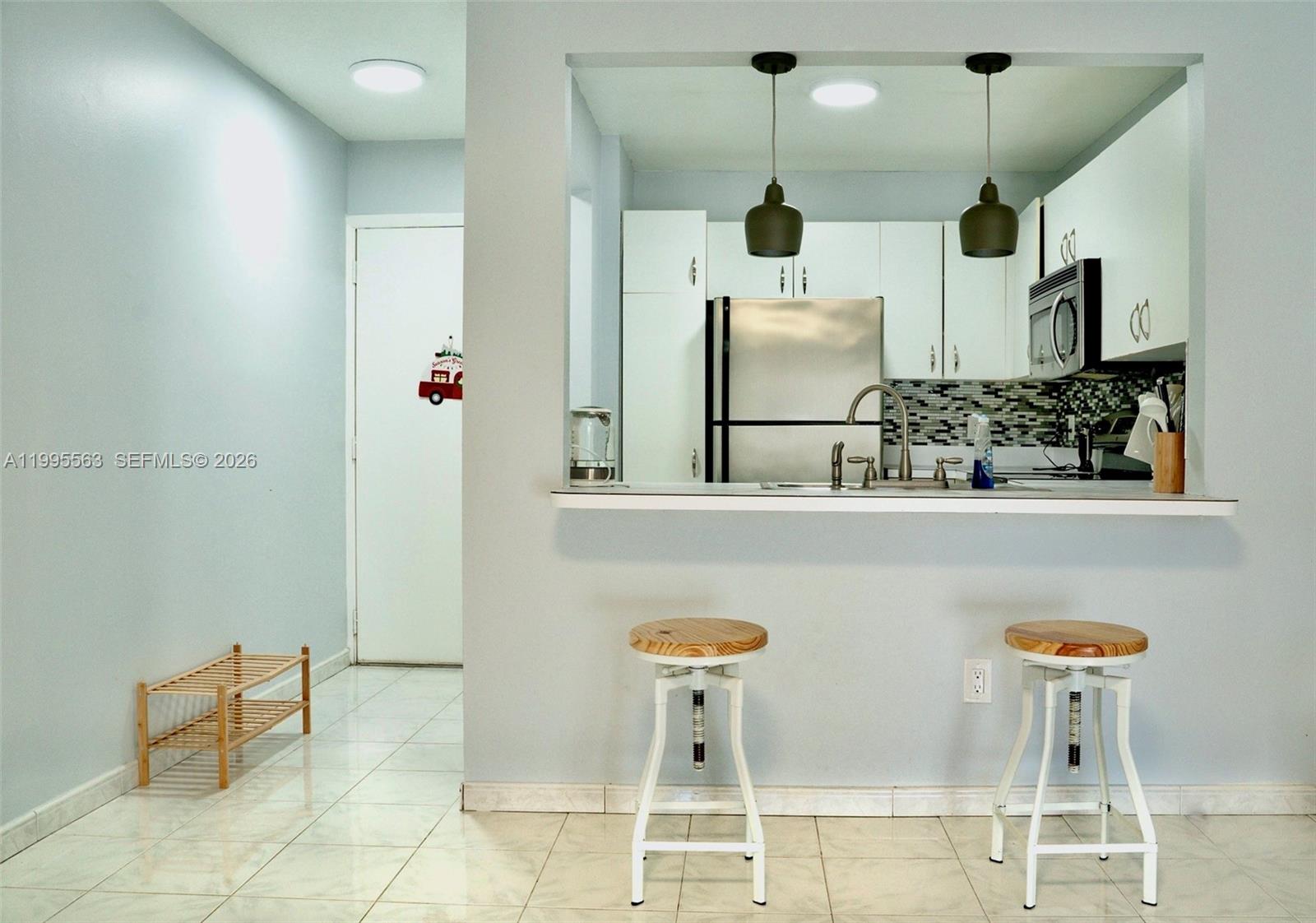 CHATEAU DE VILLE CONDO - Residential Lease