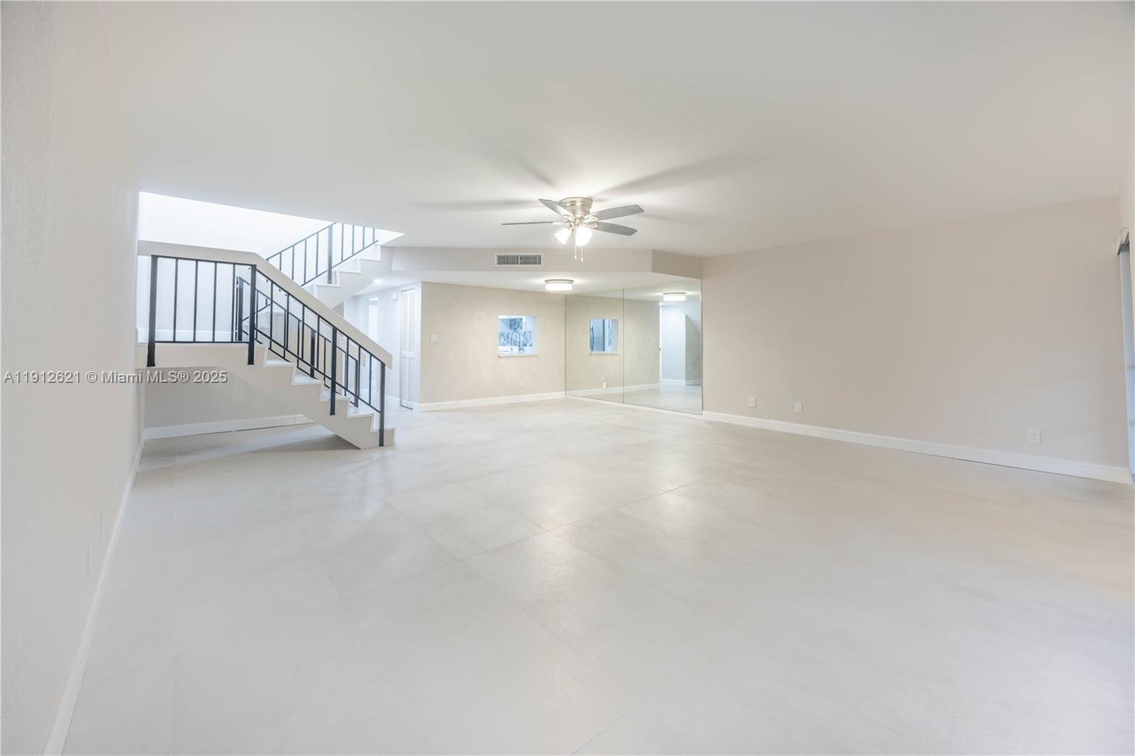 COURTS OF INVERRARY PHASE - Residential