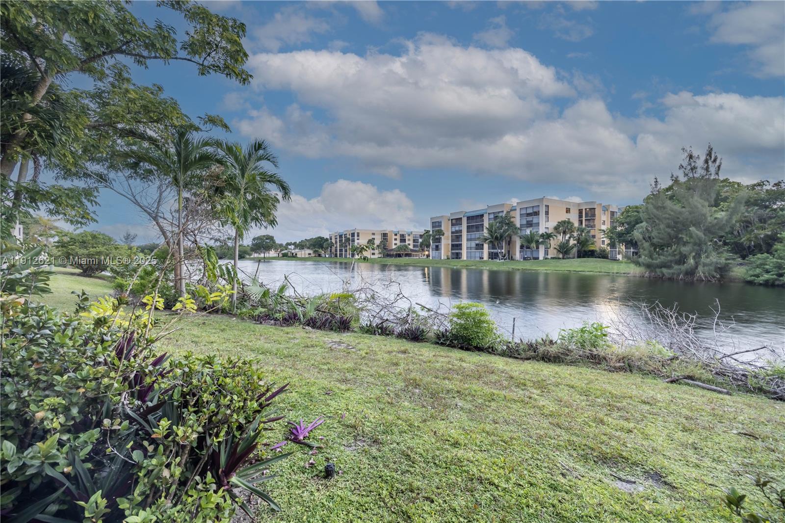 COURTS OF INVERRARY PHASE - Residential