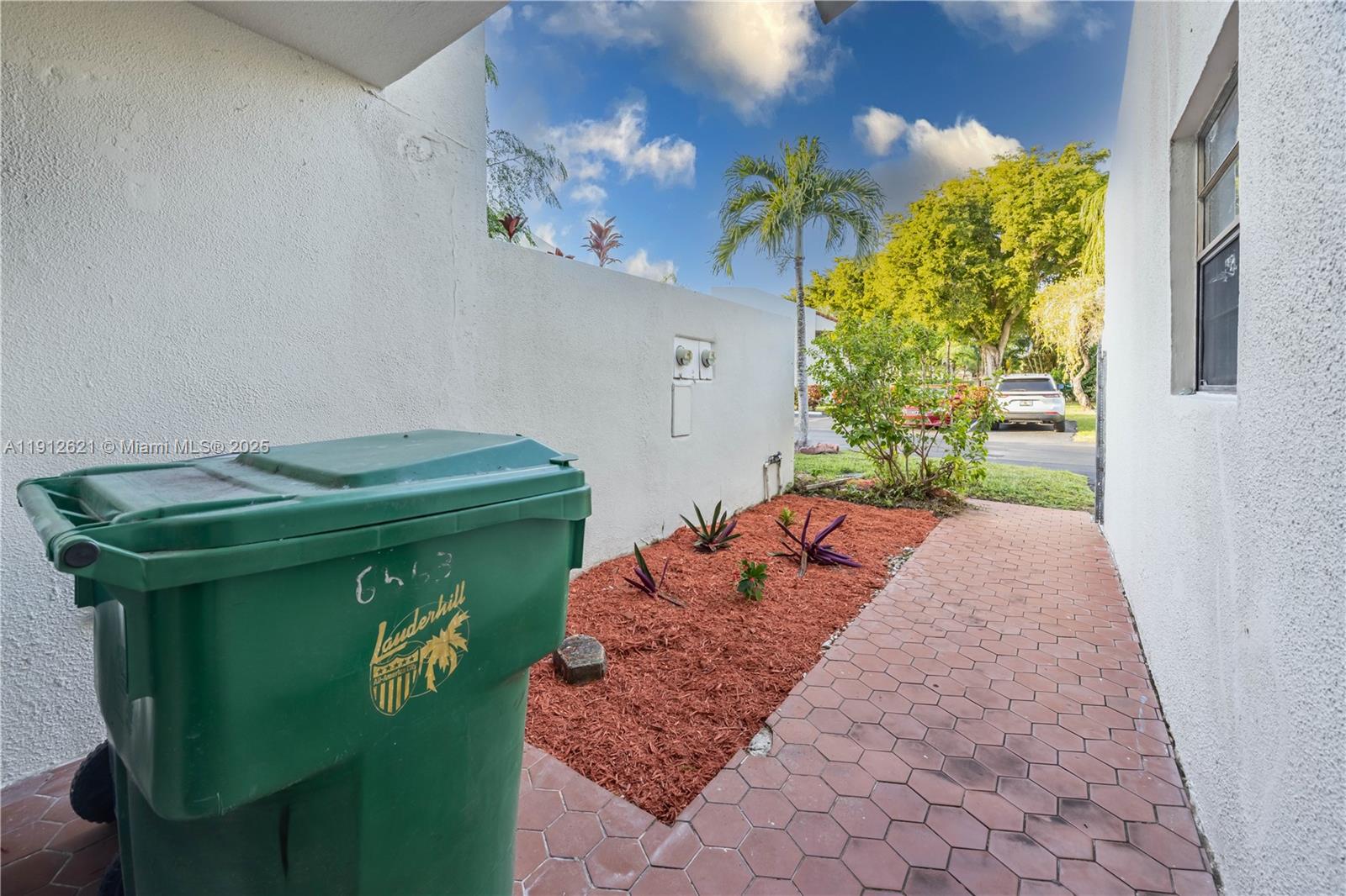 COURTS OF INVERRARY PHASE - Residential