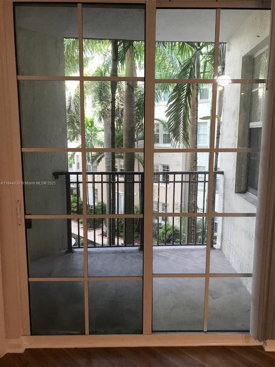 533 NE 3rd Ave 311