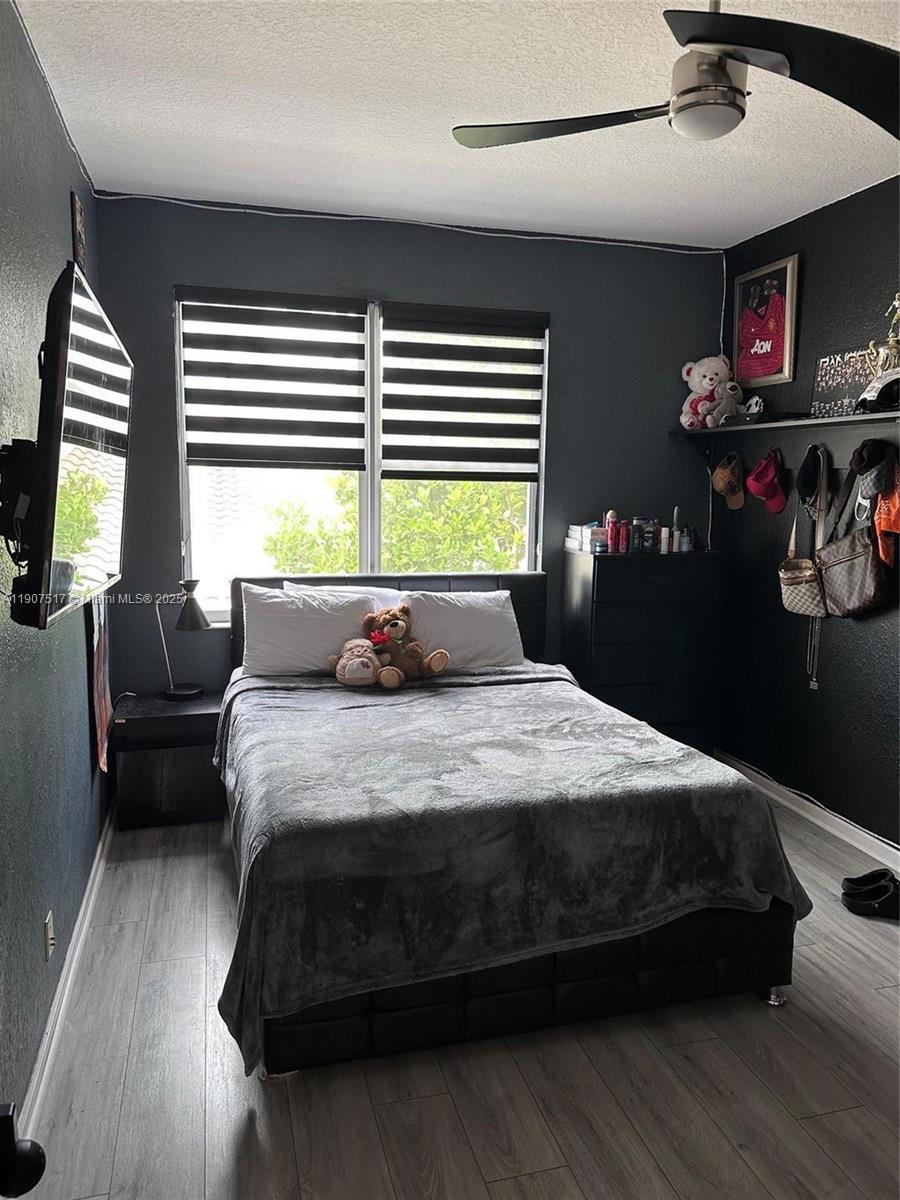 KENSINGTON MANOR - Residential Lease