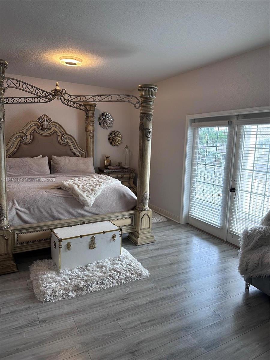 KENSINGTON MANOR - Residential Lease