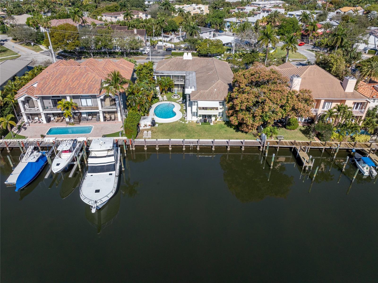 HAMPTON EAST CONDO - Residential