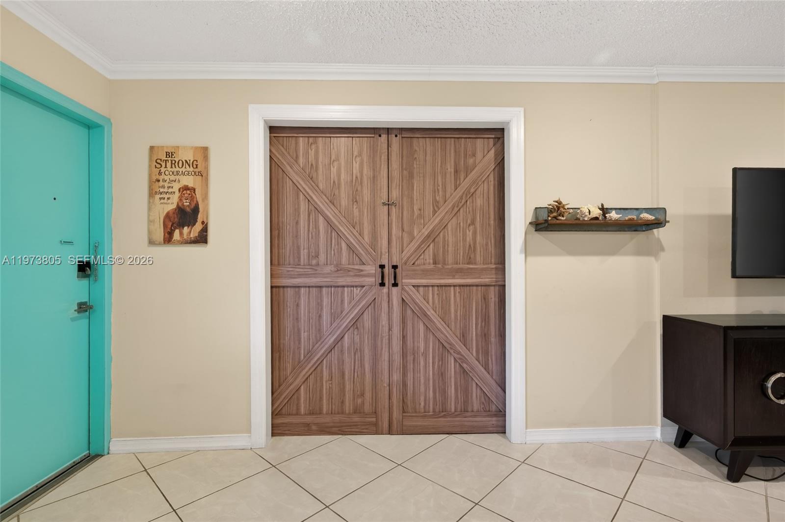 HAMPTON EAST CONDO - Residential