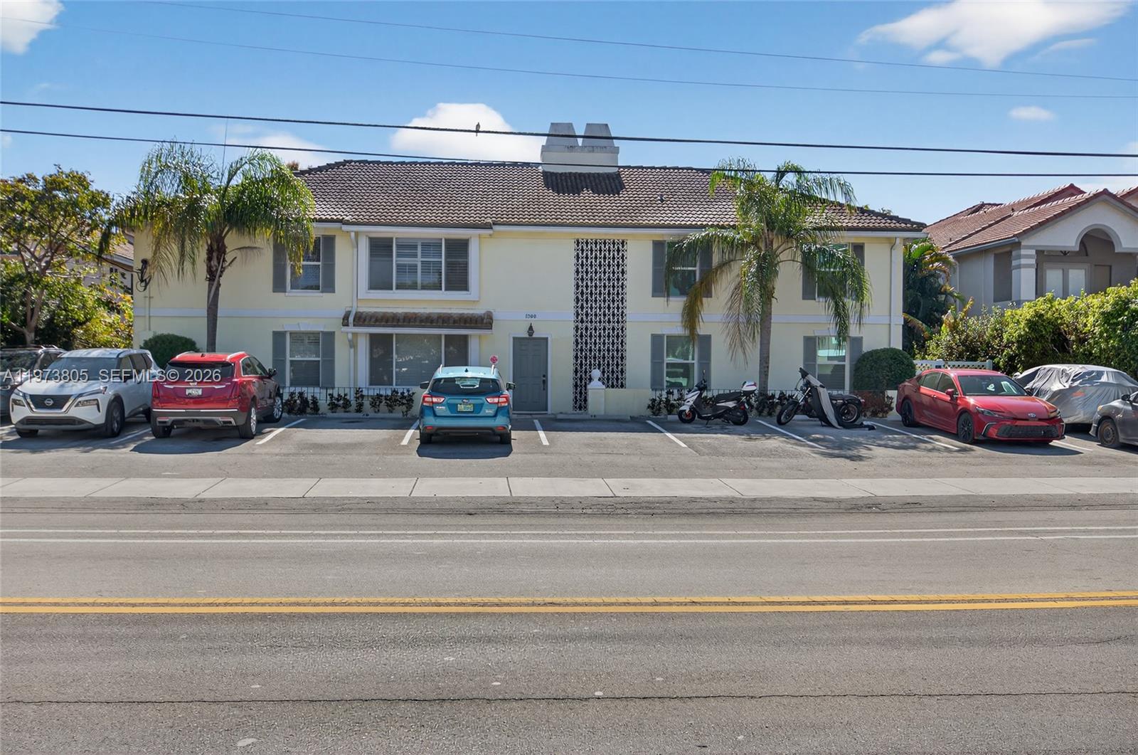 HAMPTON EAST CONDO - Residential