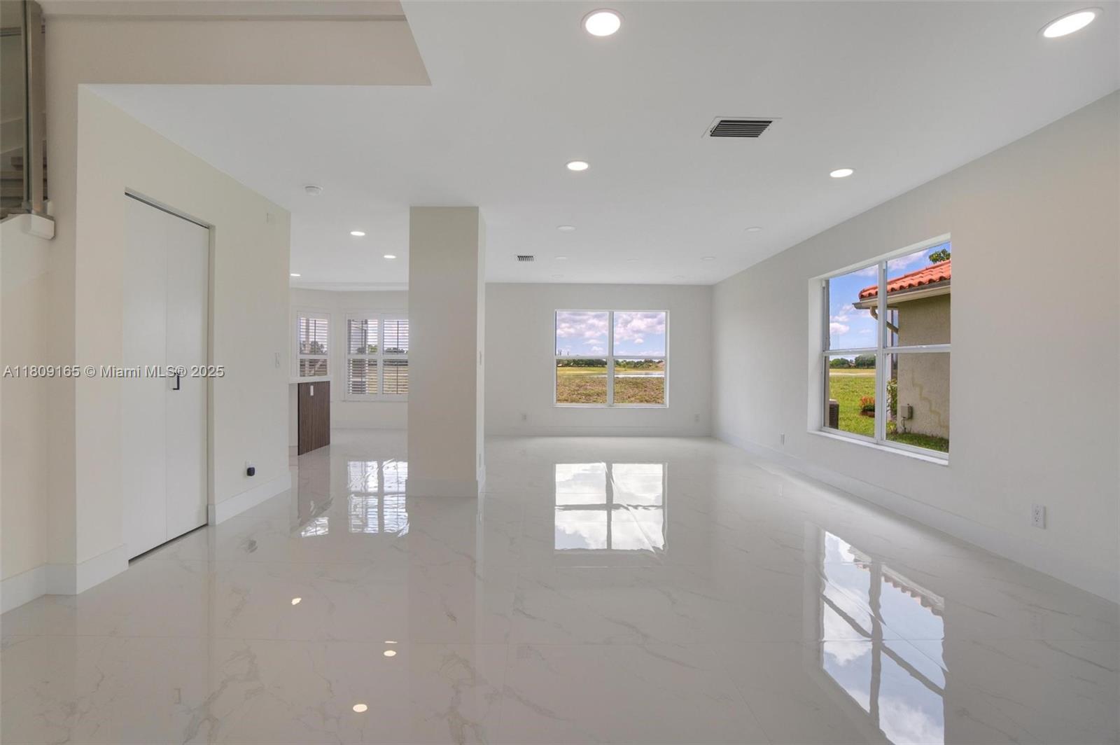 BOCA CHASE TR 4 - Residential