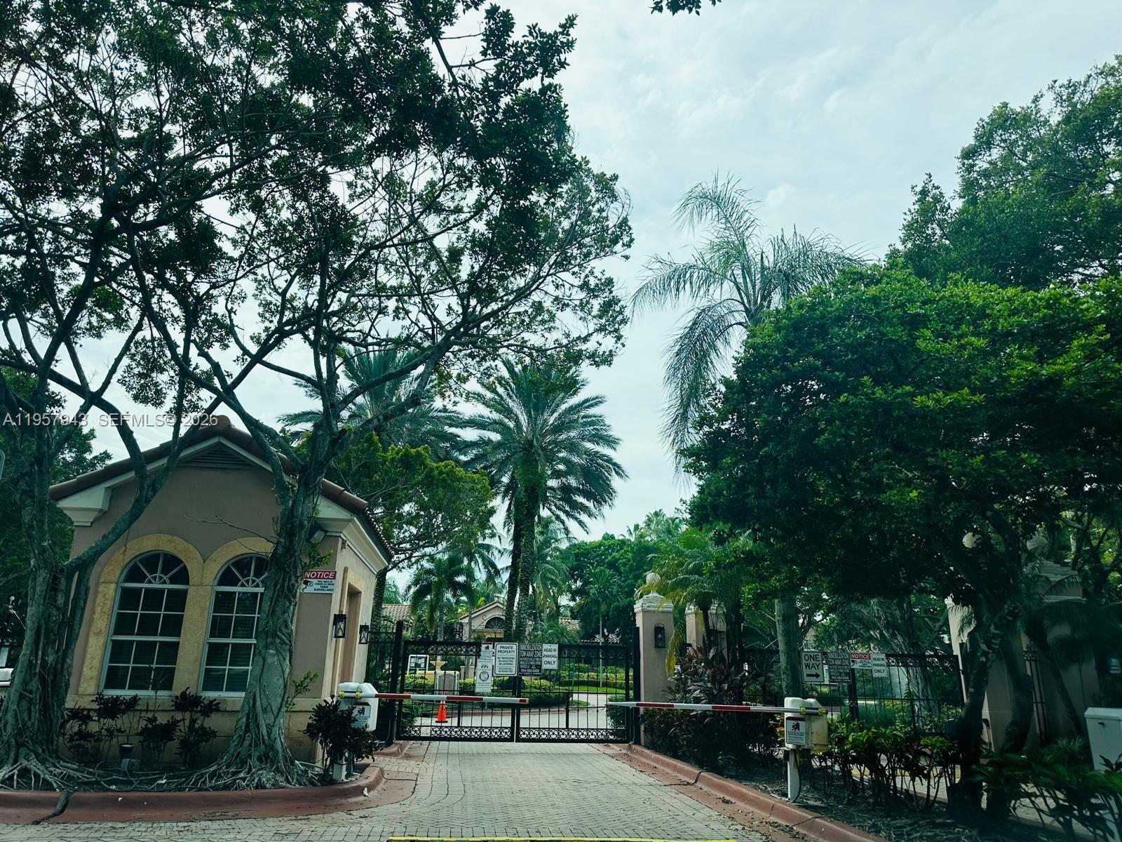 ST ANDREWS CONDO - Residential Lease