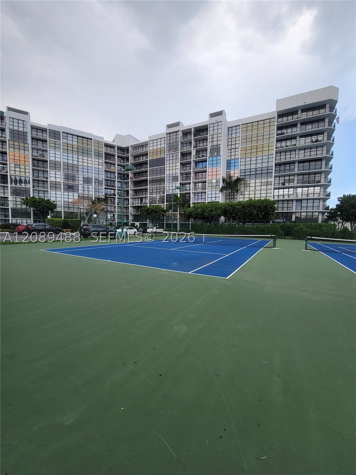 800 Parkview Dr 309