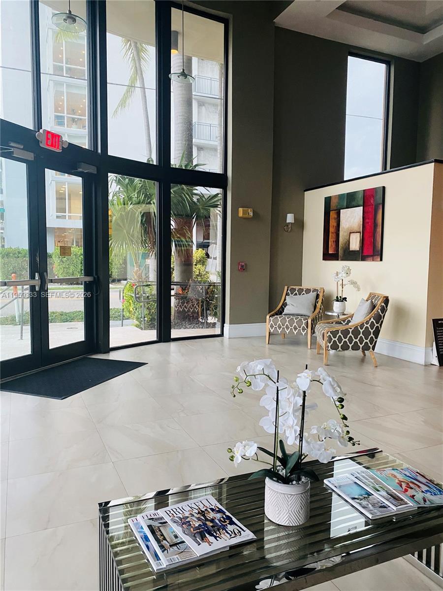 CORAL POINTE CONDO - Residential Lease