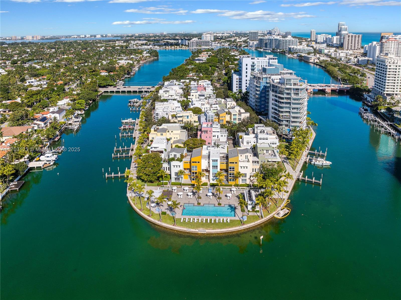 SPEAR AT AQUA CONDO - Residential