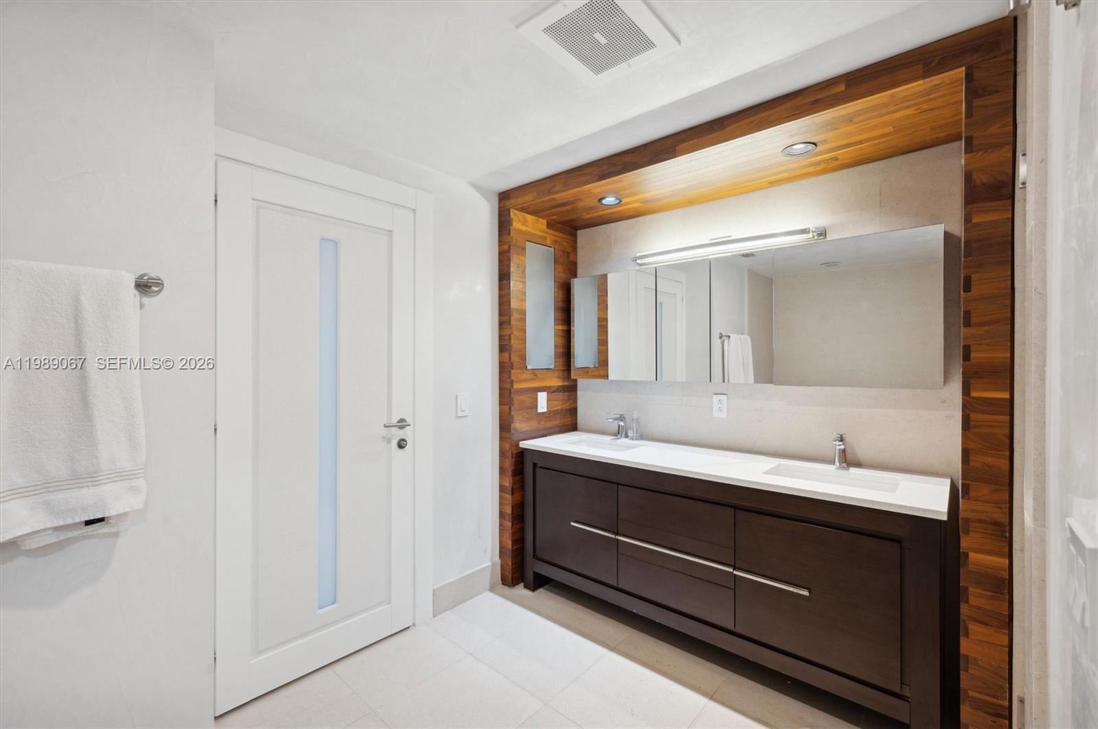 NORTH CARILLON BEACH COND - Residential