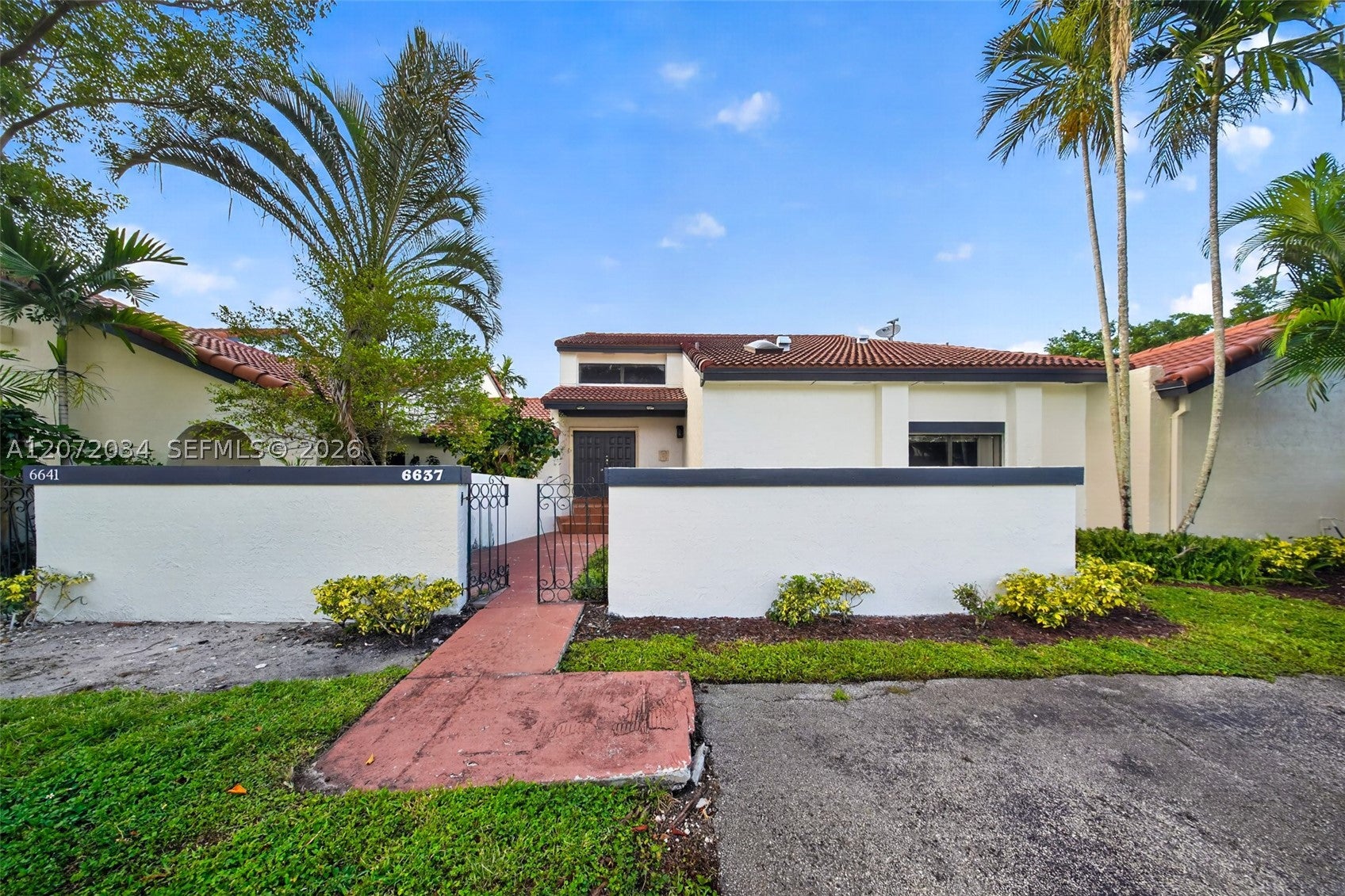 6637 NW 181st Ln, Hialeah FL 33015