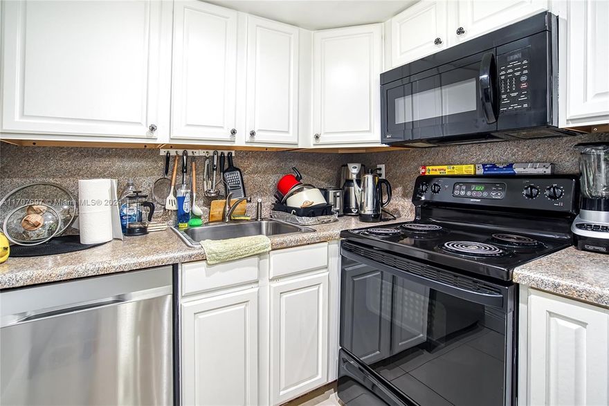 BEAUTIFUL 1/1 CONDO, ACROSS THE ROAD FROM THE BEACH. WALKING DISTANCE TO SHOPPING AND DINING. LOWEST HOA DUES IN SUNNY ISLES. UNIT IS OCCUPIED, COMES FURNISHED TURNKEY. SUPER MOTIVATED SELLER. LET'S MAKE A DEAL!