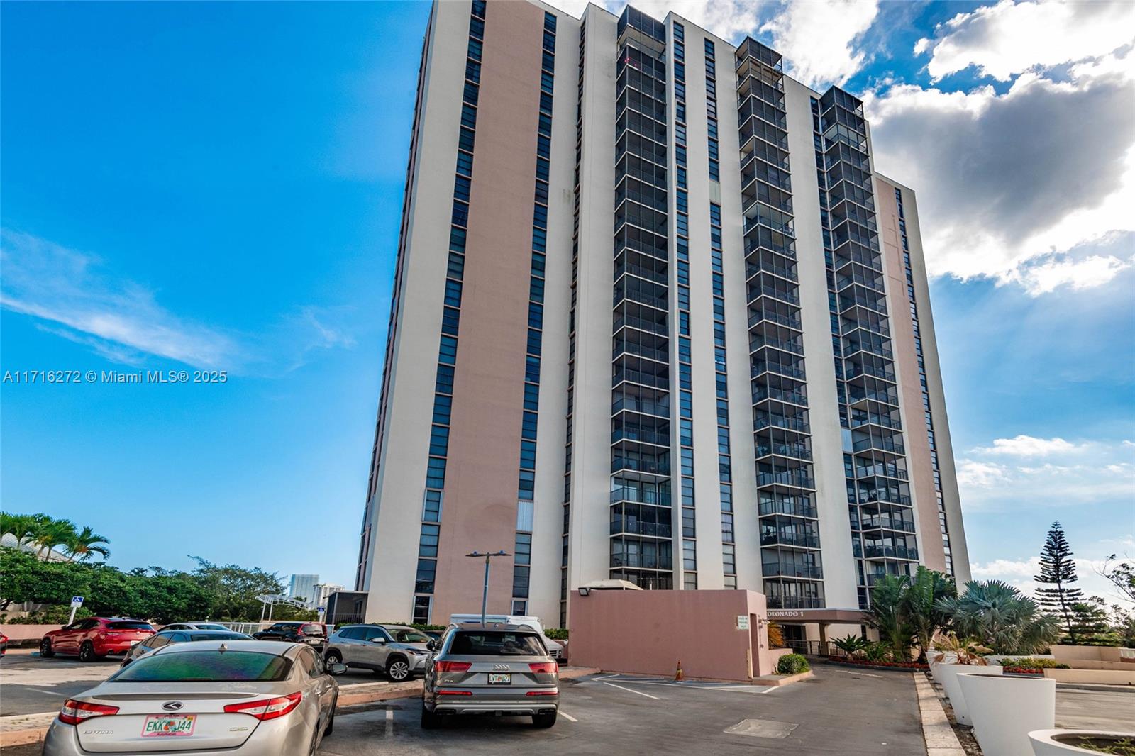 Rental Property at 20335 W Country Club Dr 909, Aventura, Miami-Dade County, Florida - Bedrooms: 2 
Bathrooms: 2  - $3,300 MO.