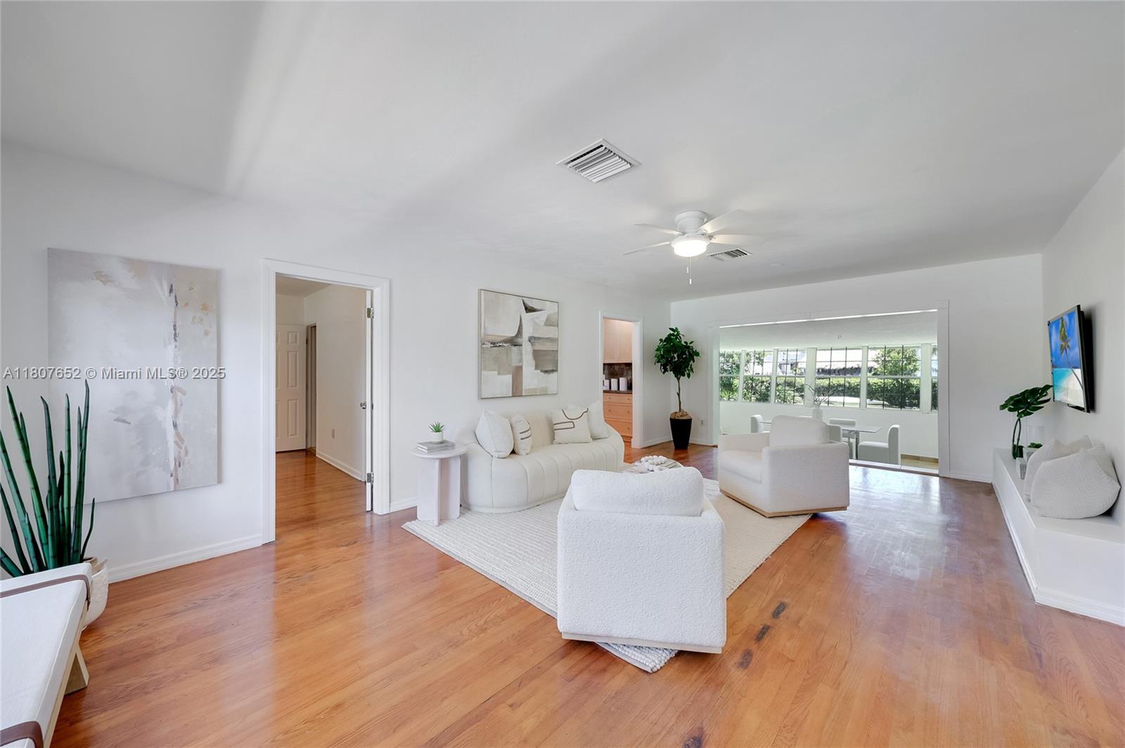 Rental Property at 13521 S Biscayne River Rd, Miami, Broward County, Florida - Bedrooms: 3 
Bathrooms: 2  - $3,950 MO.