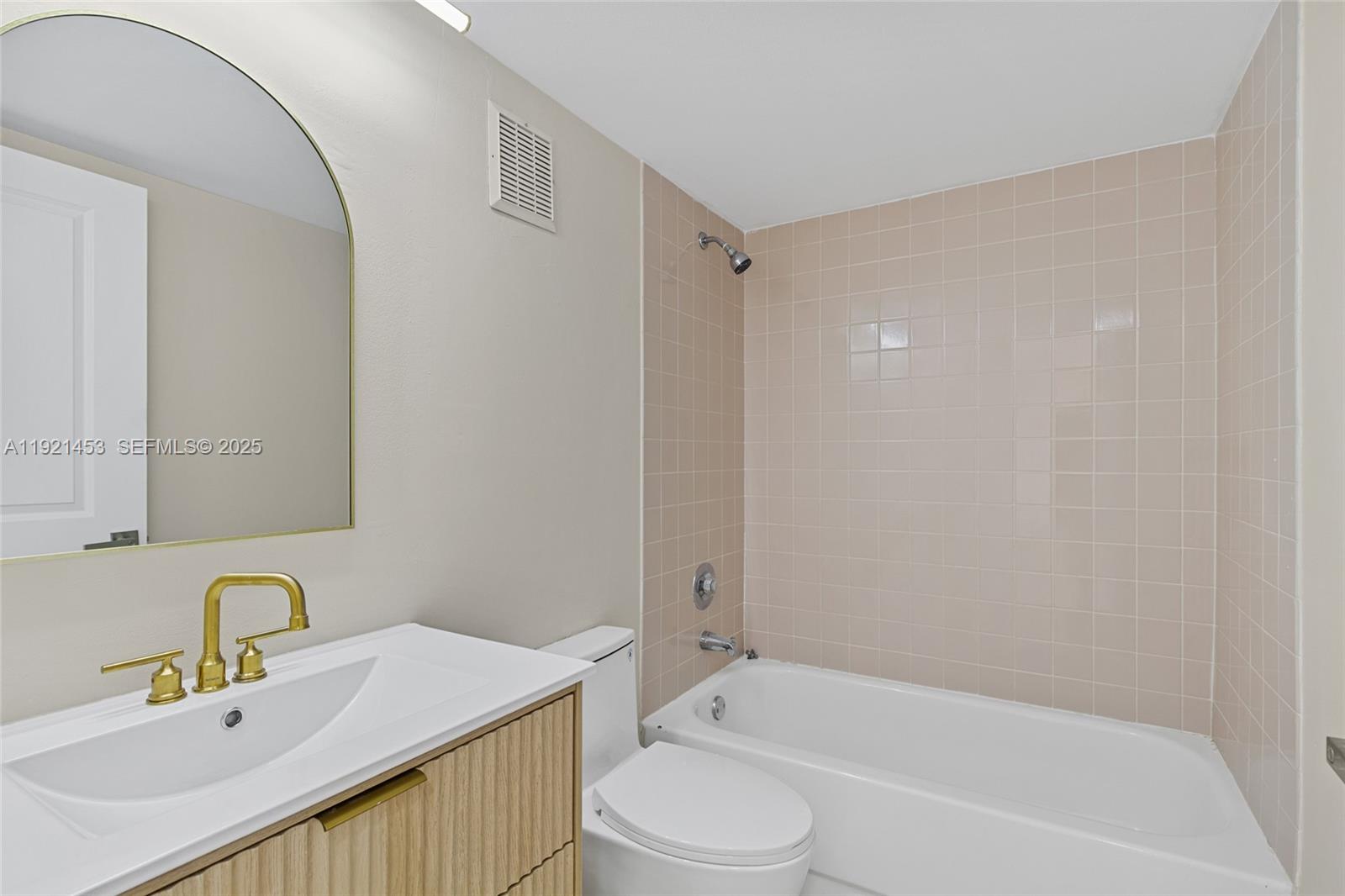 SAGA BAY GARDENS CONDO - Residential Lease