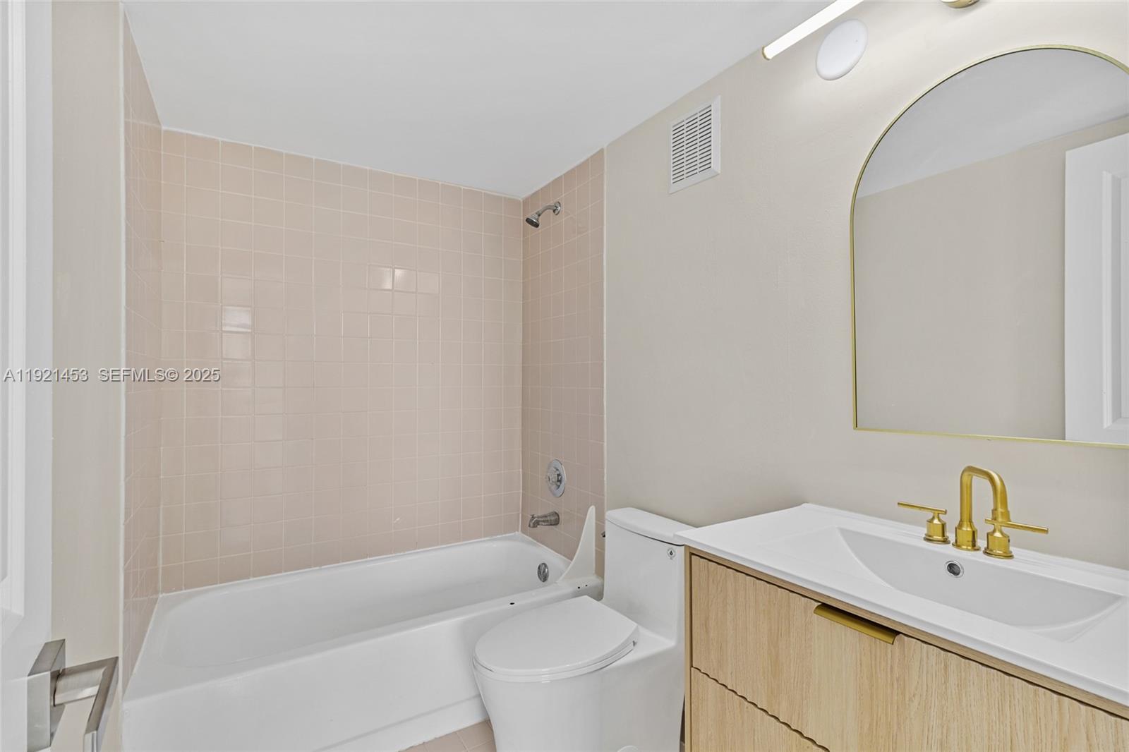 SAGA BAY GARDENS CONDO - Residential Lease