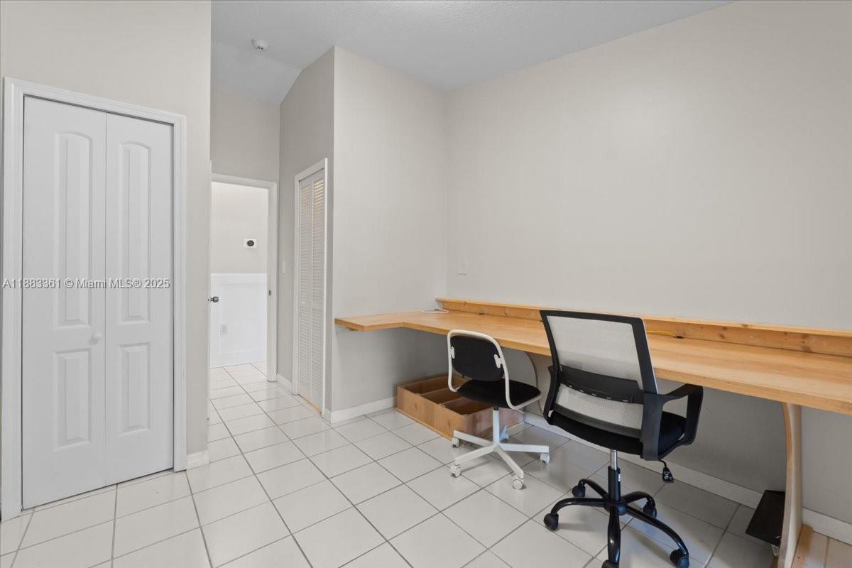 MAJESTIC ESTATES 1ST ADDN - Residential Lease