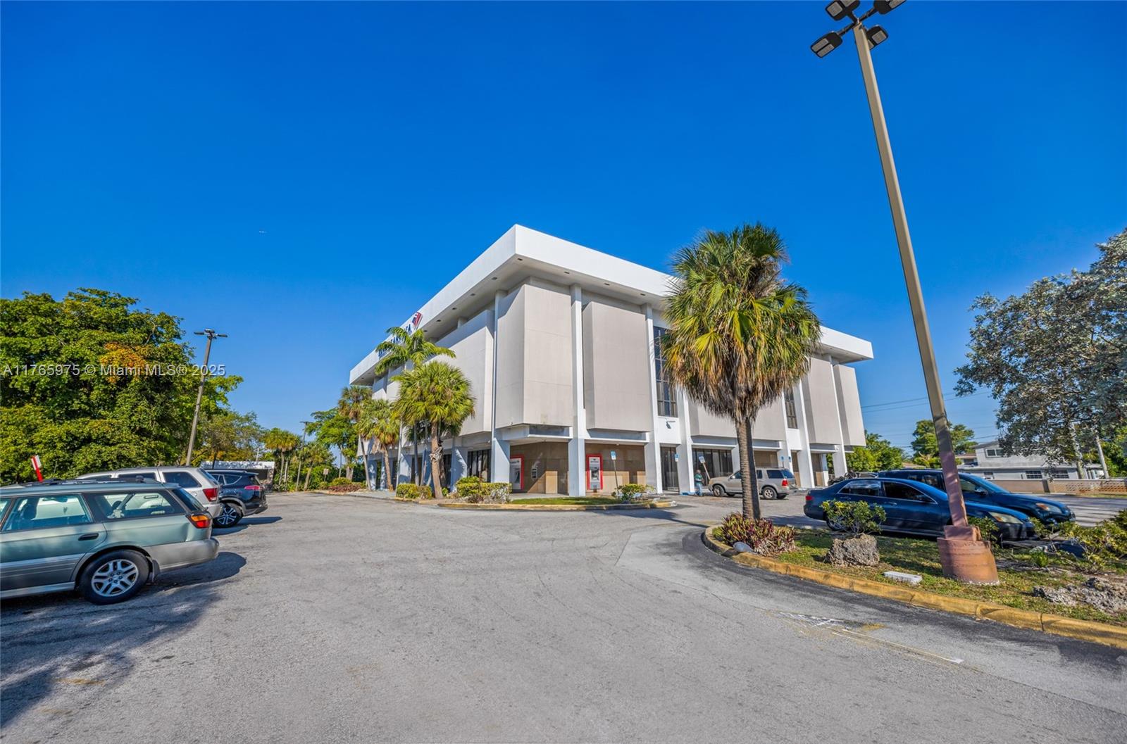 3661 W Oakland Park Blvd