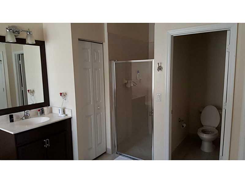 ISLES AT WESTON 171-40 B - Residential Lease