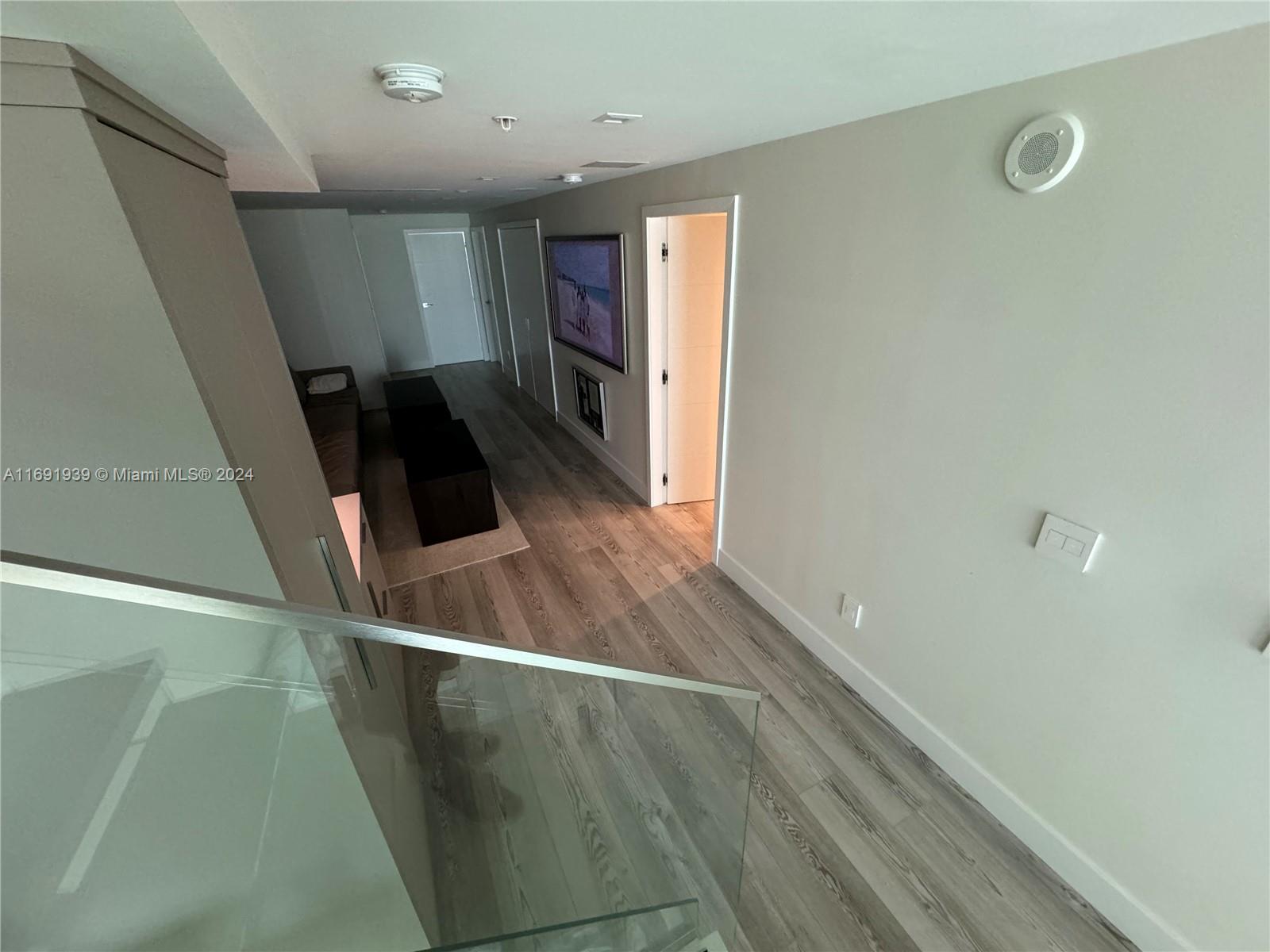 IVY CONDO - Residential