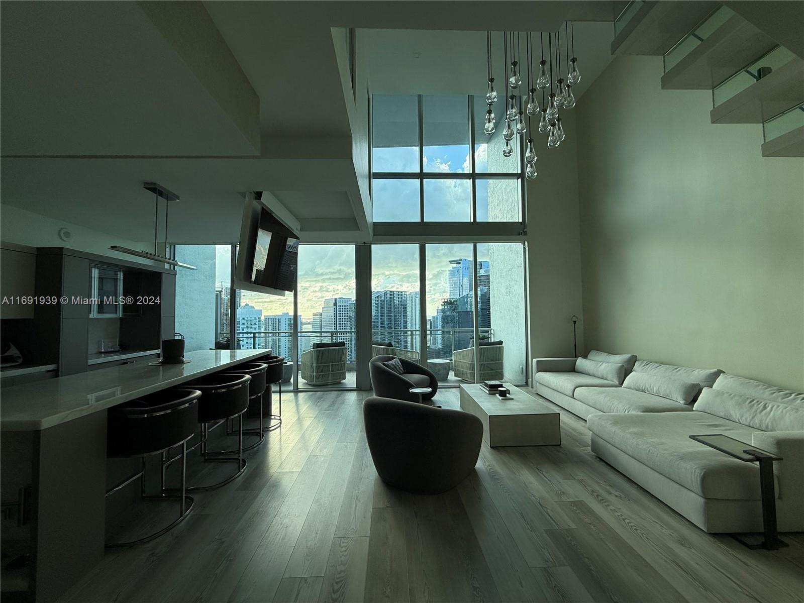 IVY CONDO - Residential