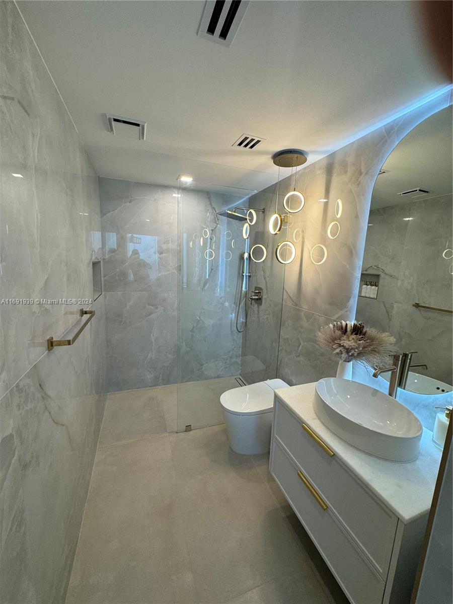 IVY CONDO - Residential