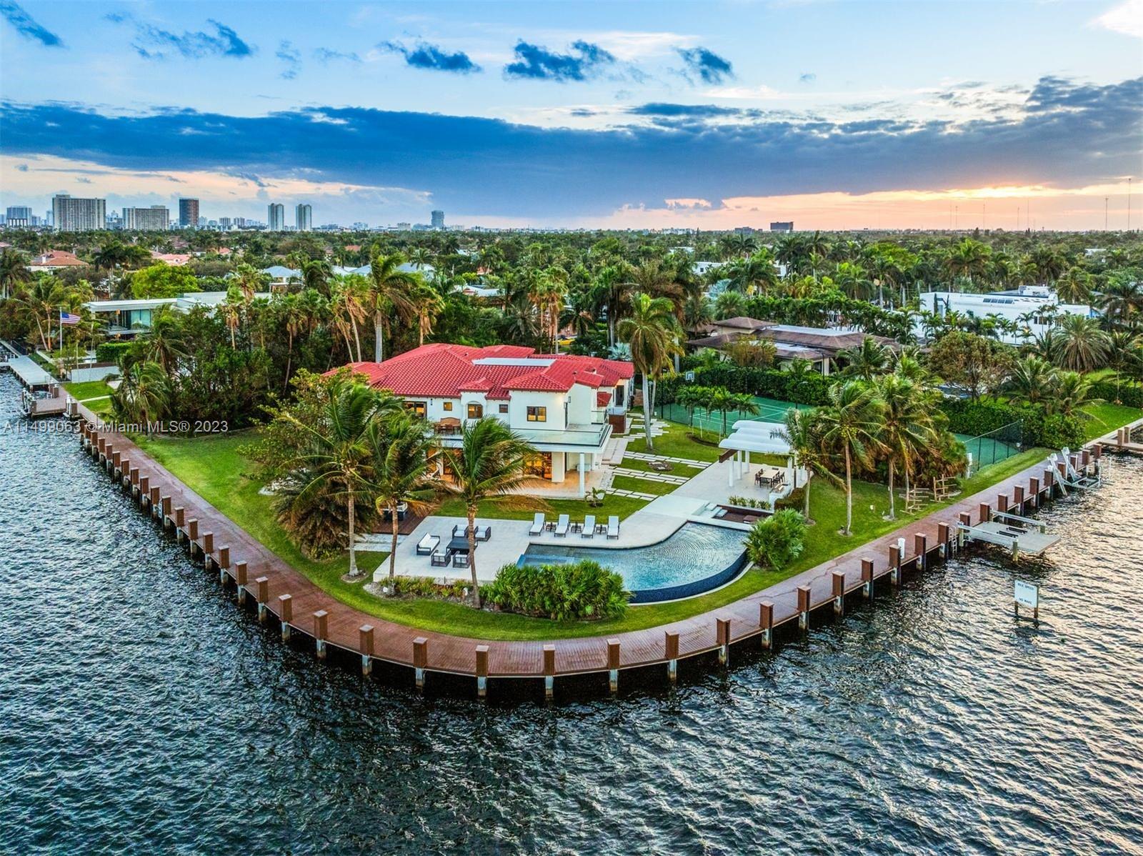 HOLLYWOOD LAKES - Residential