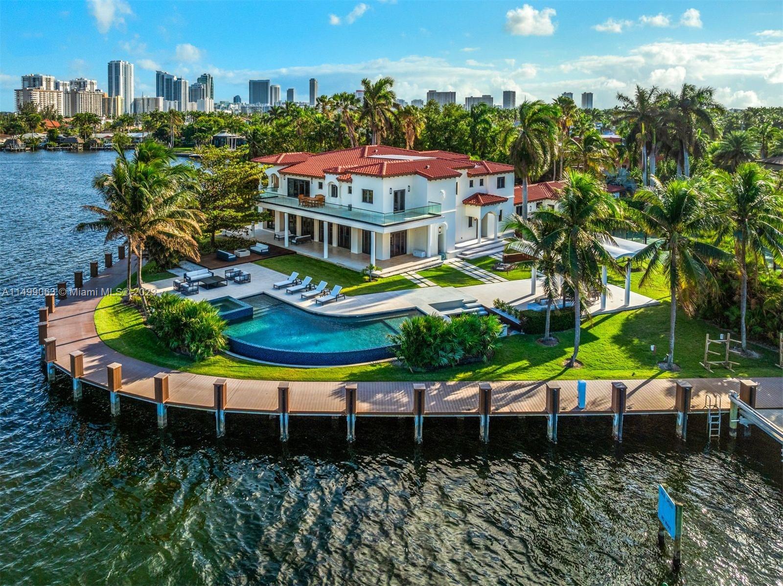 HOLLYWOOD LAKES - Residential