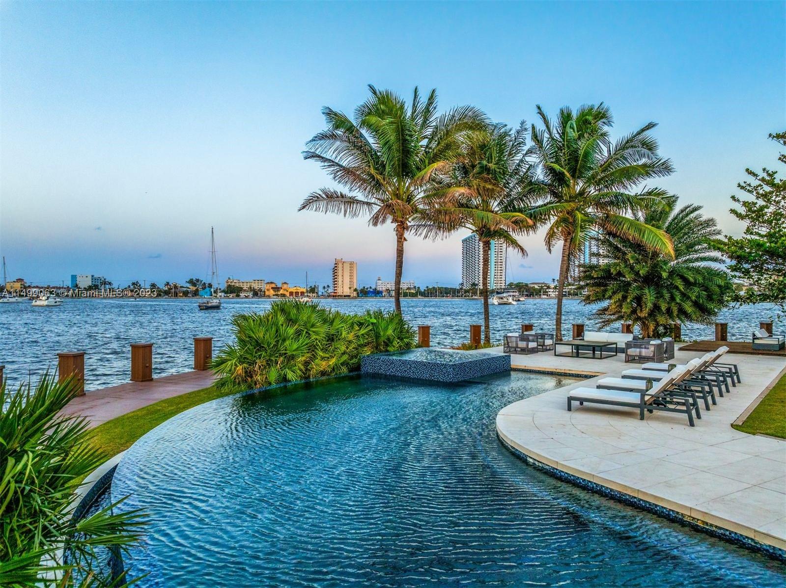 HOLLYWOOD LAKES - Residential