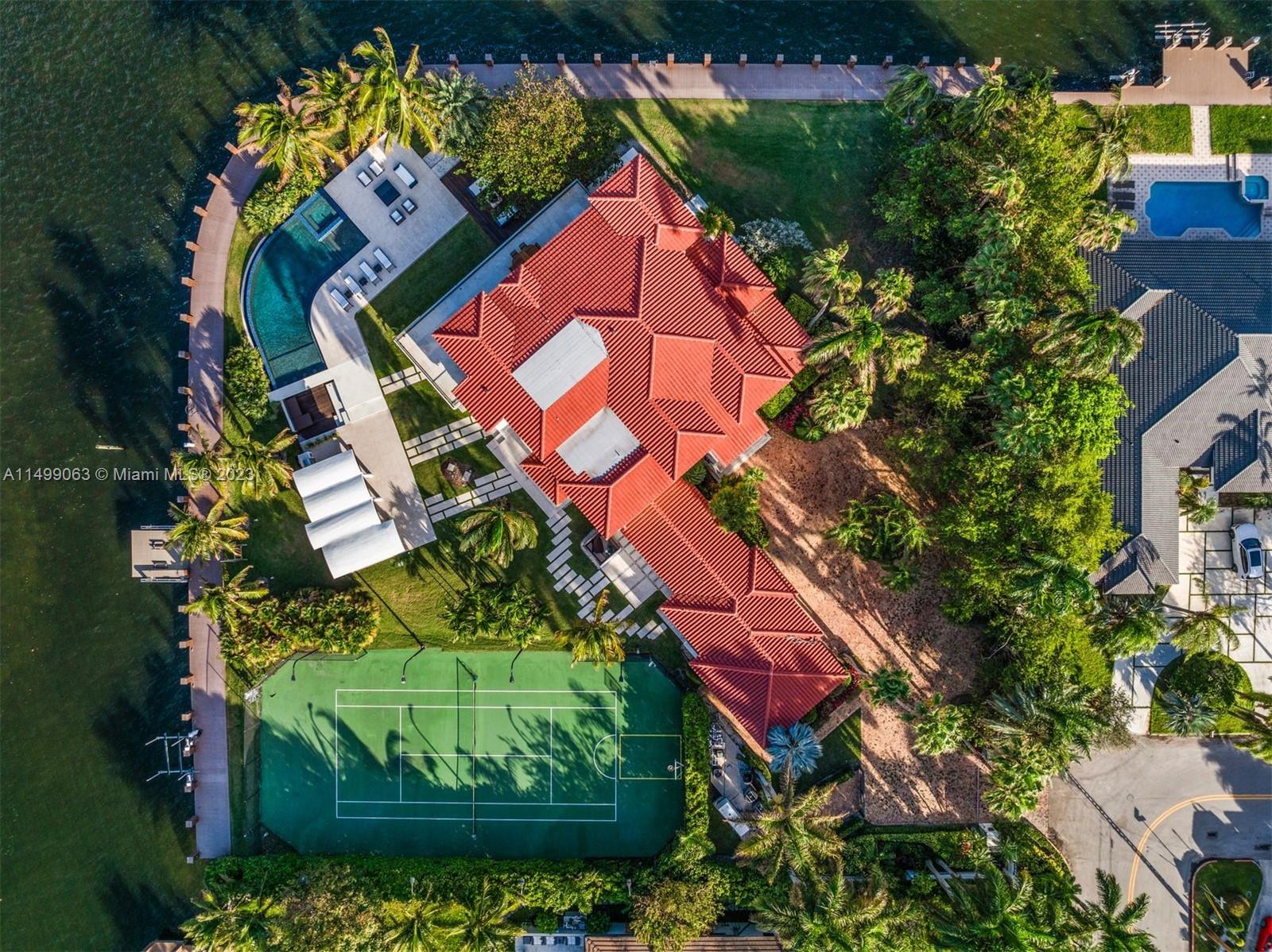 HOLLYWOOD LAKES - Residential