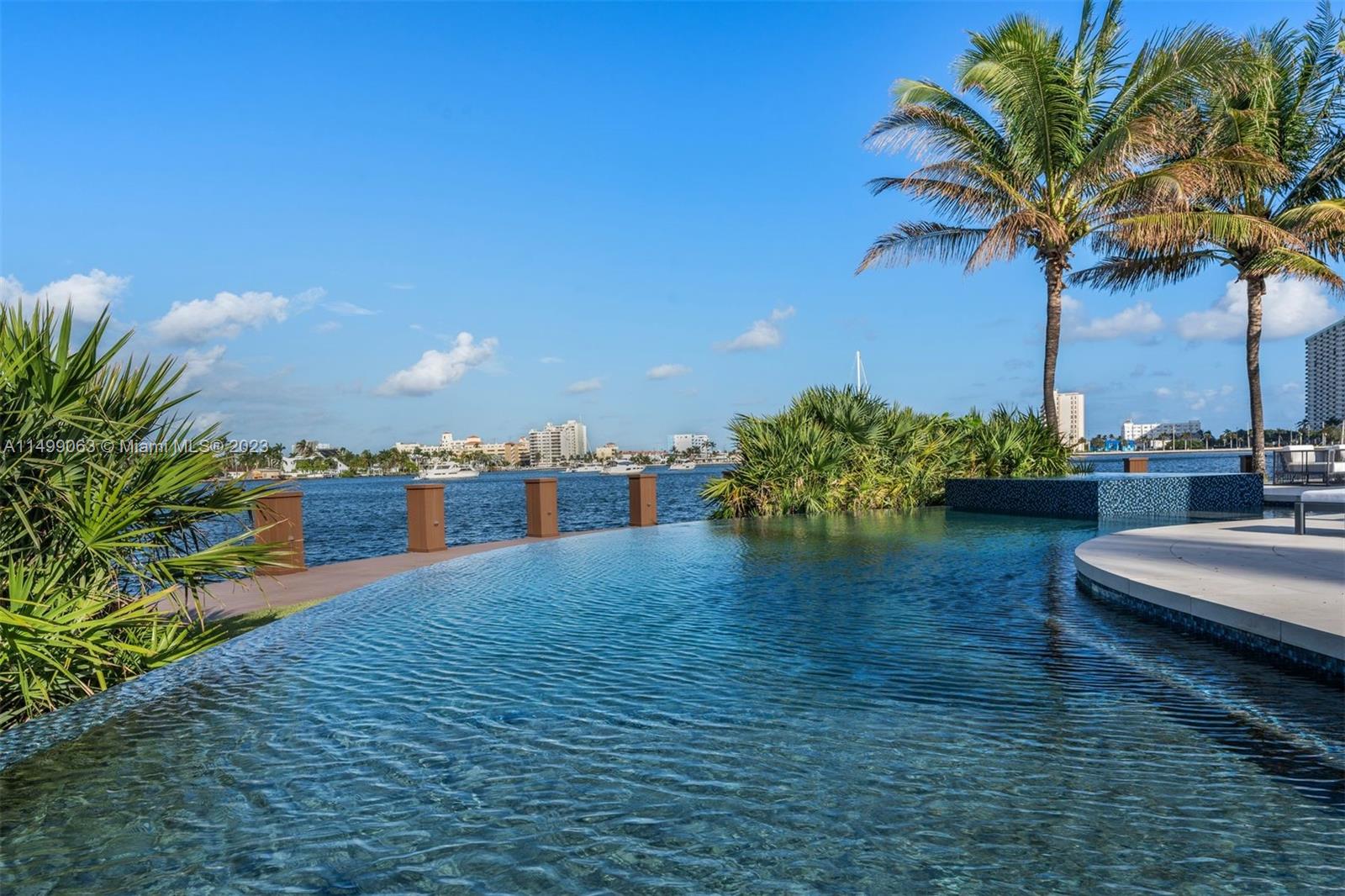 HOLLYWOOD LAKES - Residential