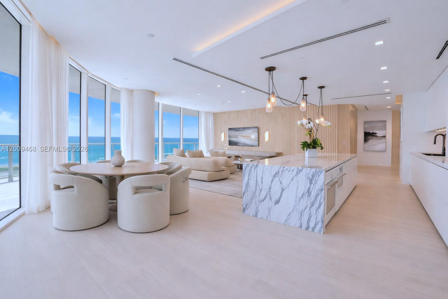 CONTINUUM ON SOUTH BEACH - Residential