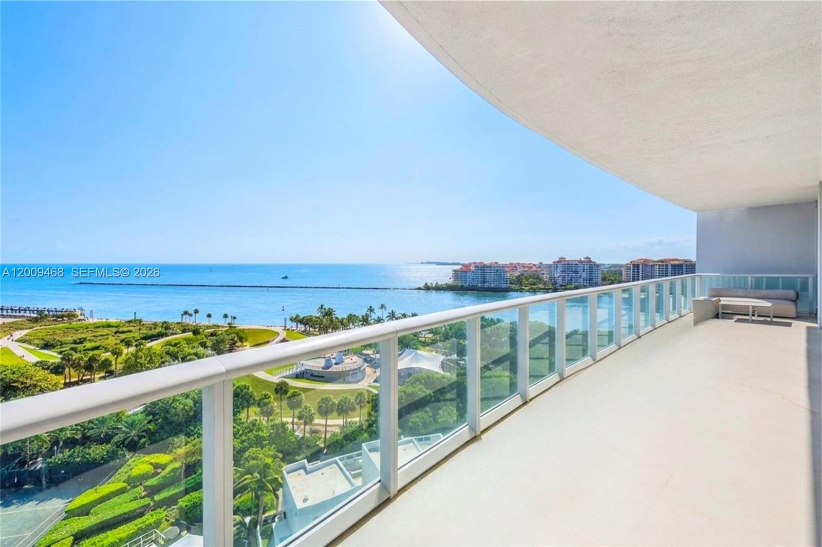 CONTINUUM ON SOUTH BEACH - Residential