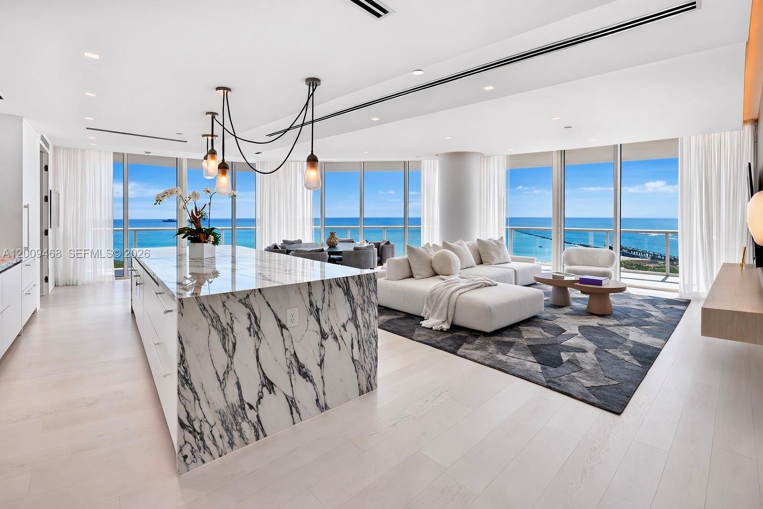 CONTINUUM ON SOUTH BEACH - Residential
