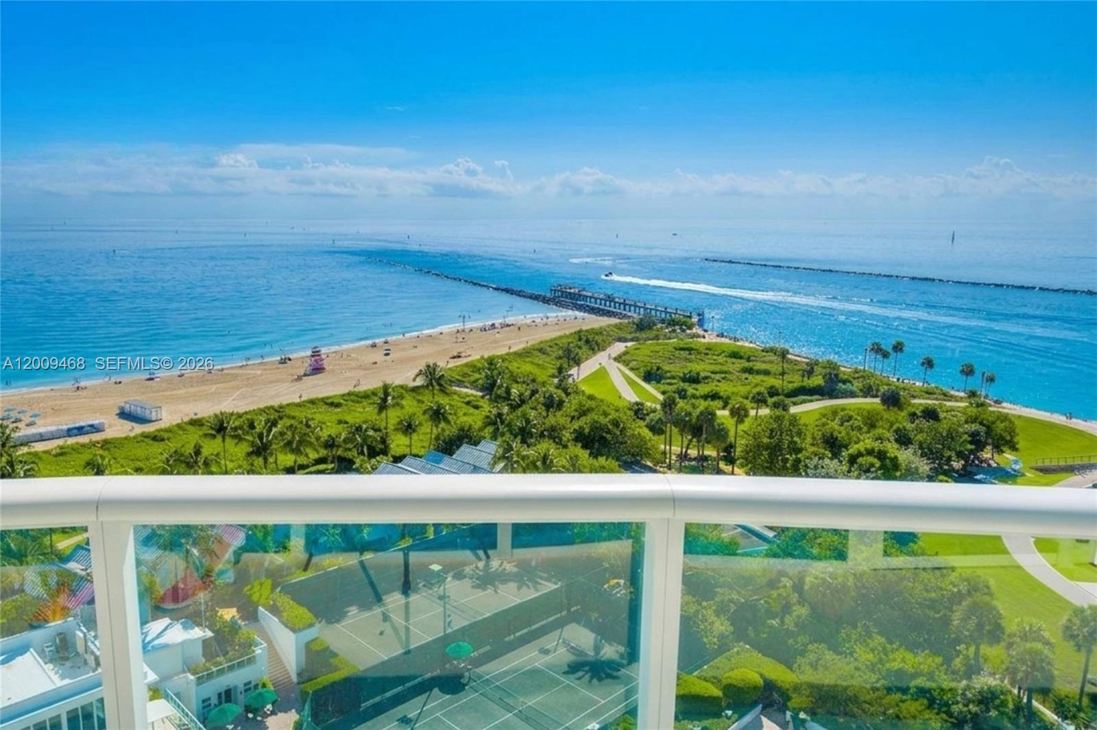 CONTINUUM ON SOUTH BEACH - Residential