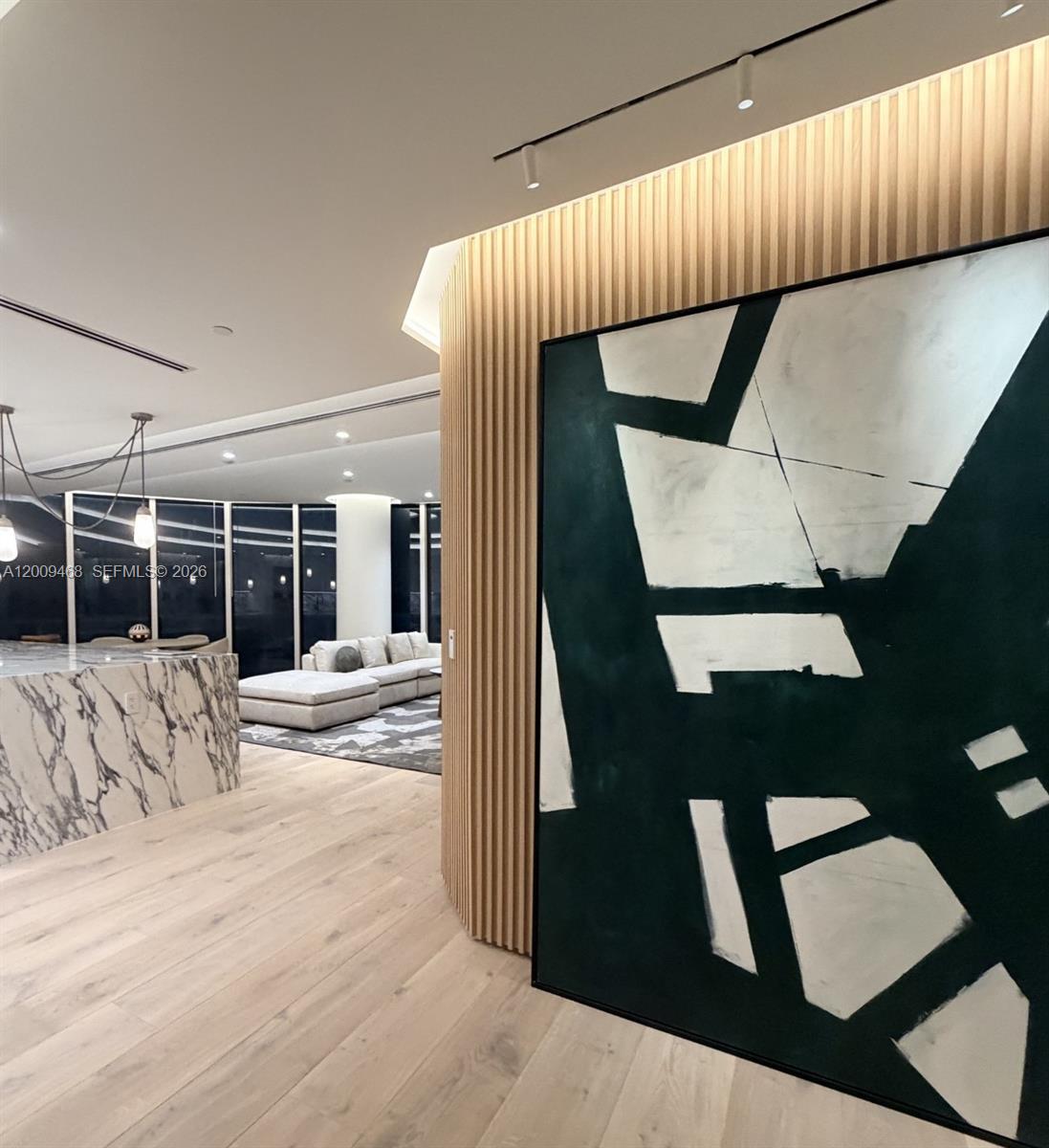 CONTINUUM ON SOUTH BEACH - Residential