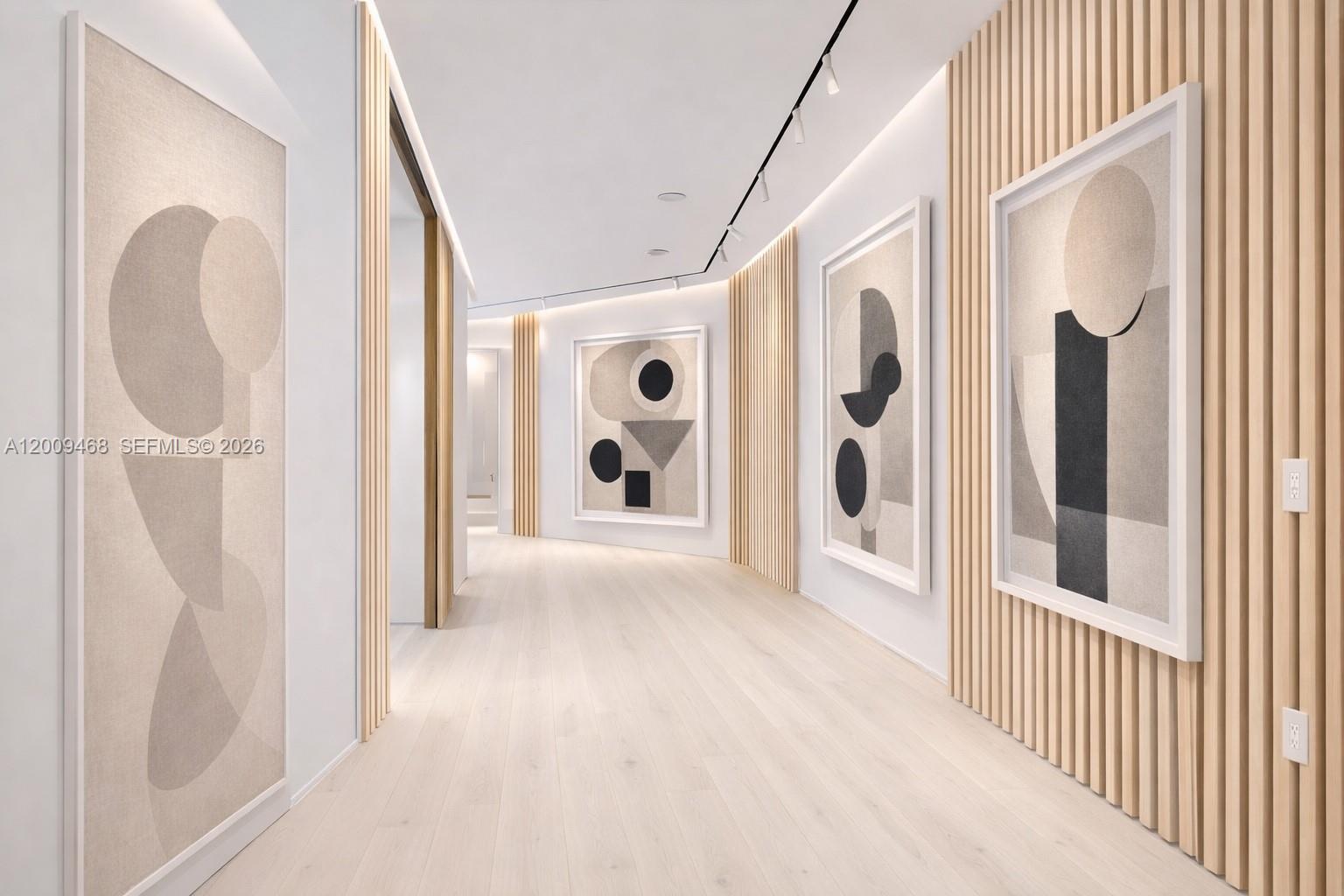 CONTINUUM ON SOUTH BEACH - Residential
