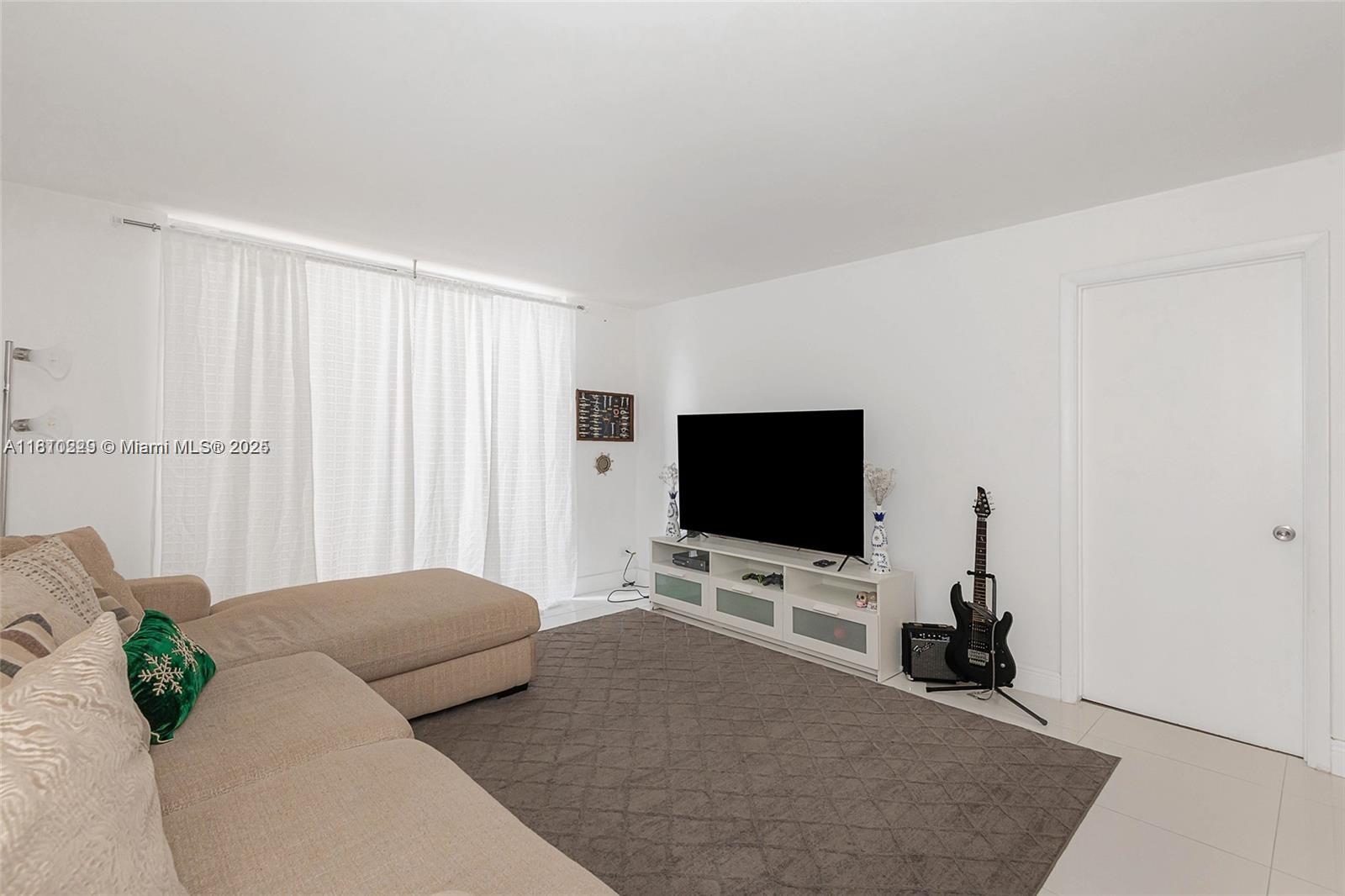 MAISON GRANDE CONDO - Residential