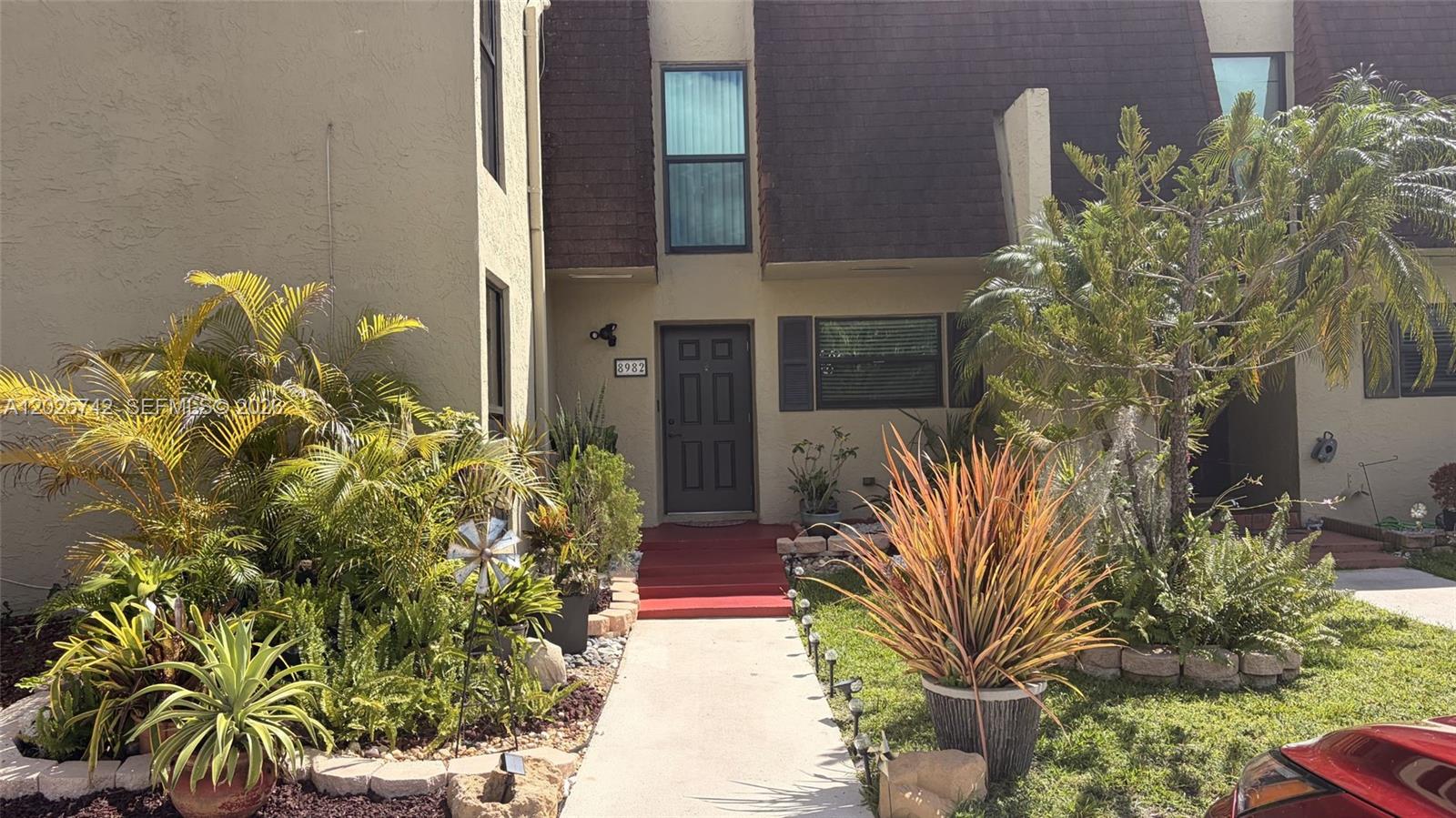 WESTVIEW CONDOMINIUM NO O - Residential