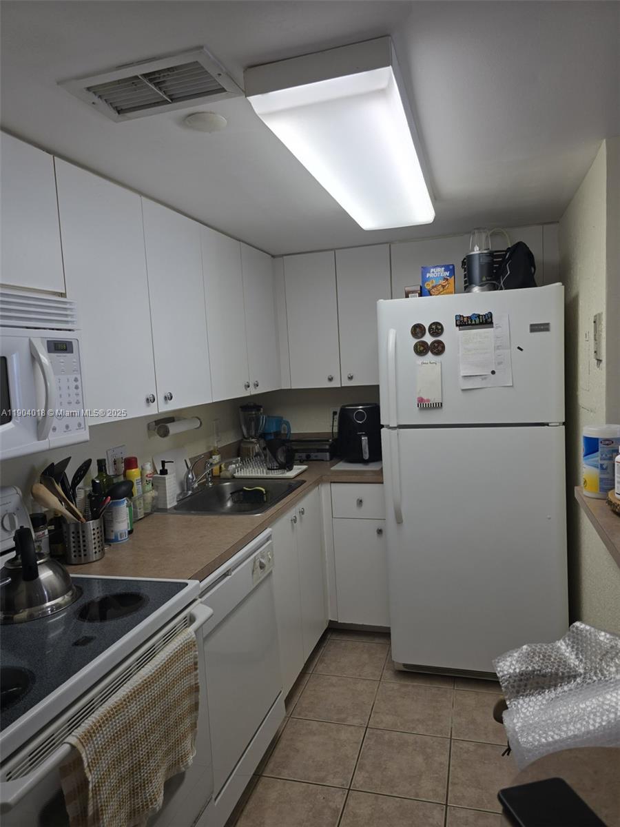 ISOLA CONDO - Residential