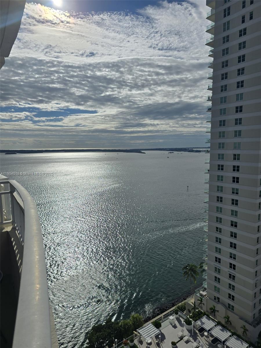 ISOLA CONDO - Residential