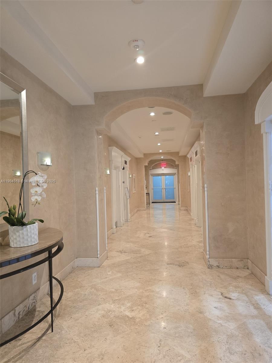 ISOLA CONDO - Residential