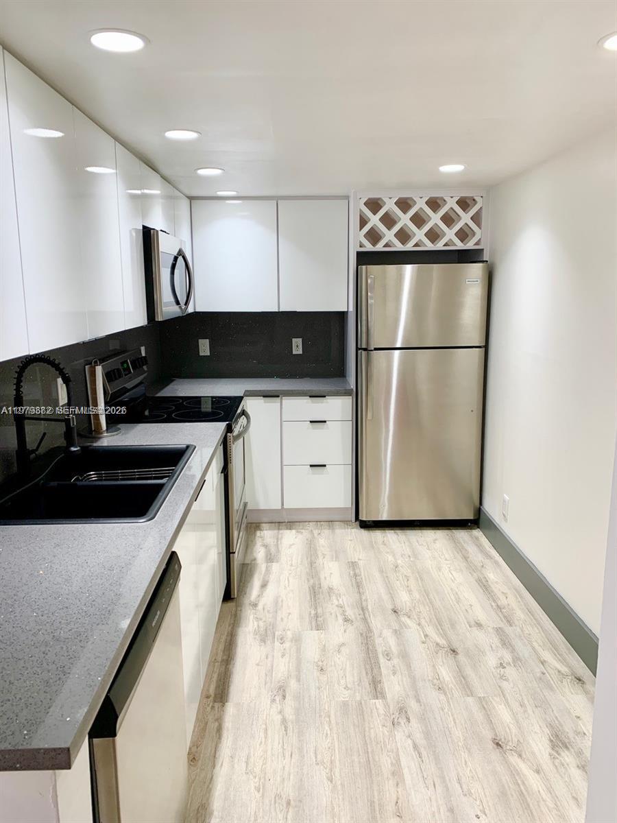 BRICKELL HARBOUR CONDO - Residential Lease