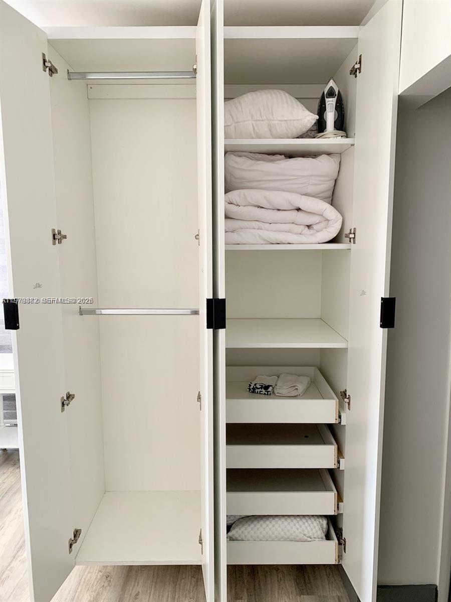 BRICKELL HARBOUR CONDO - Residential Lease