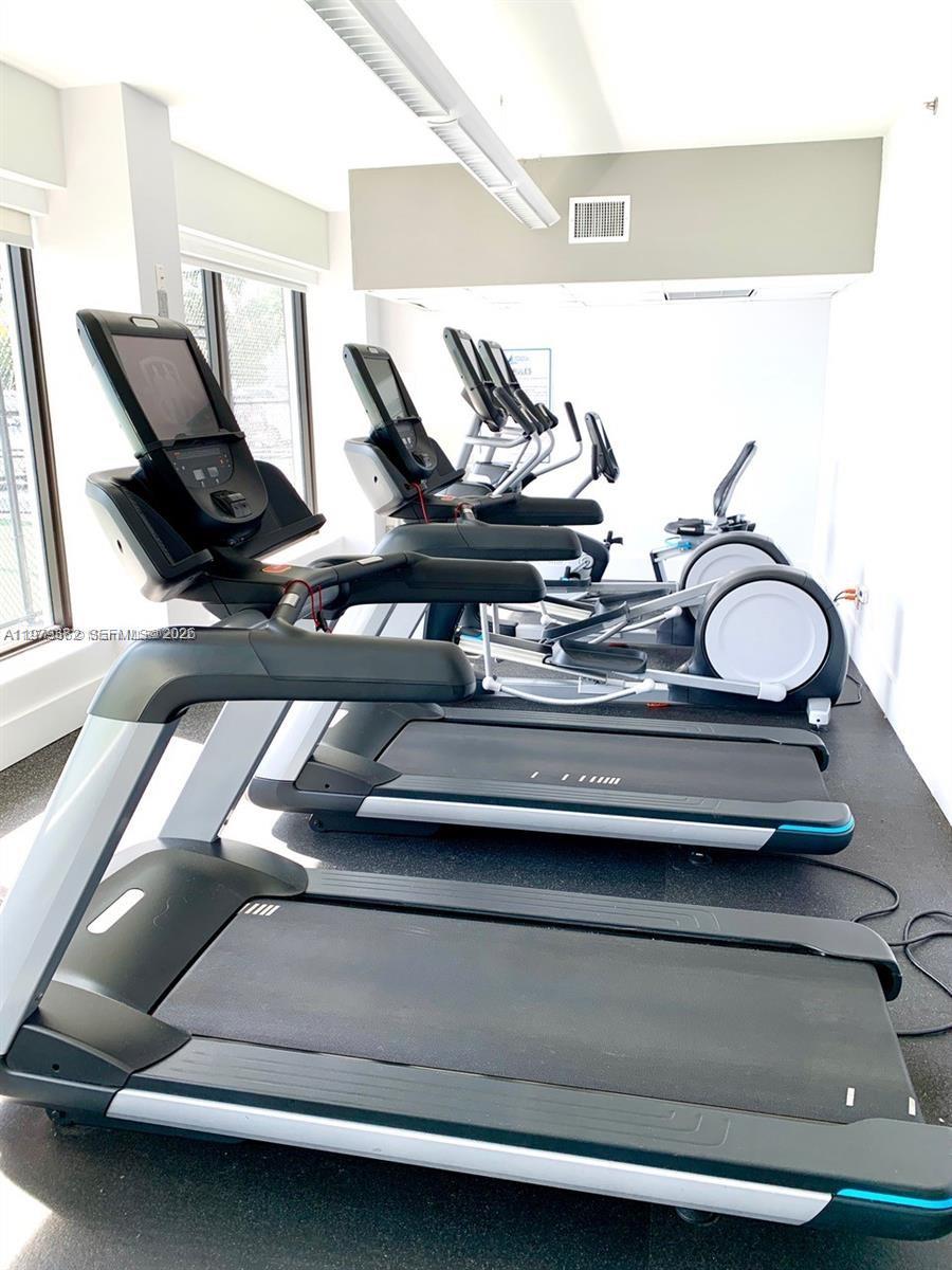 BRICKELL HARBOUR CONDO - Residential Lease