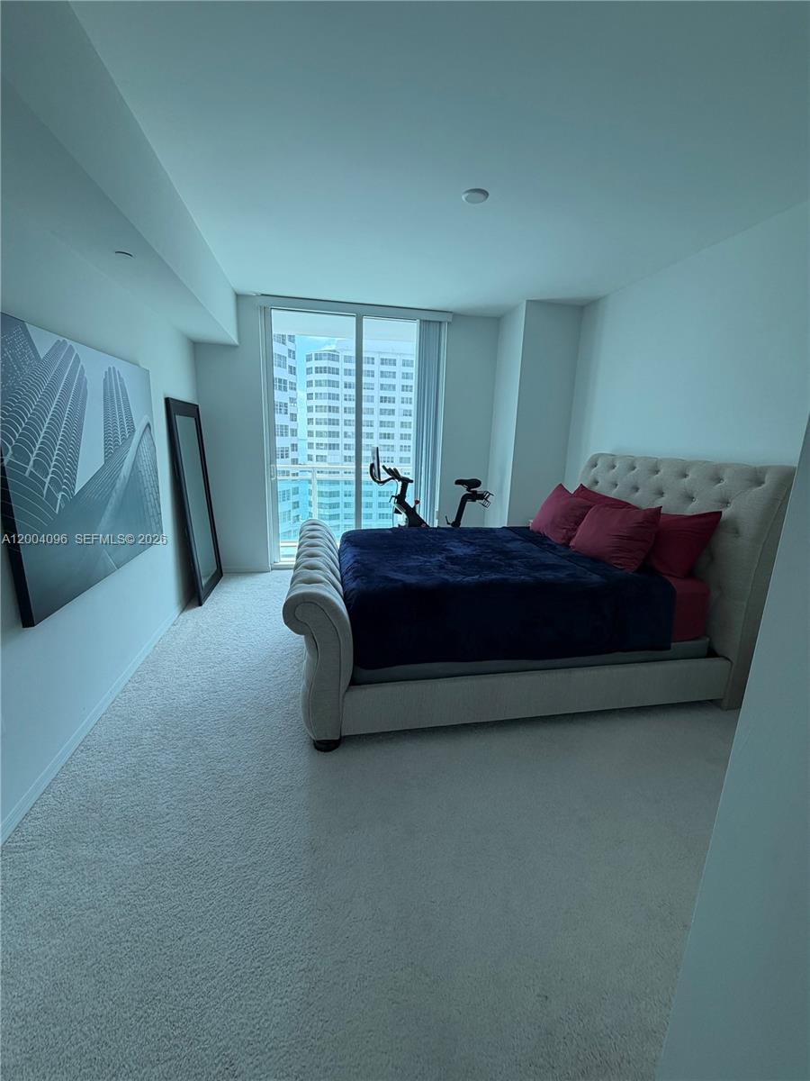 THE PLAZA 851 BRICKELL CO - Residential Lease