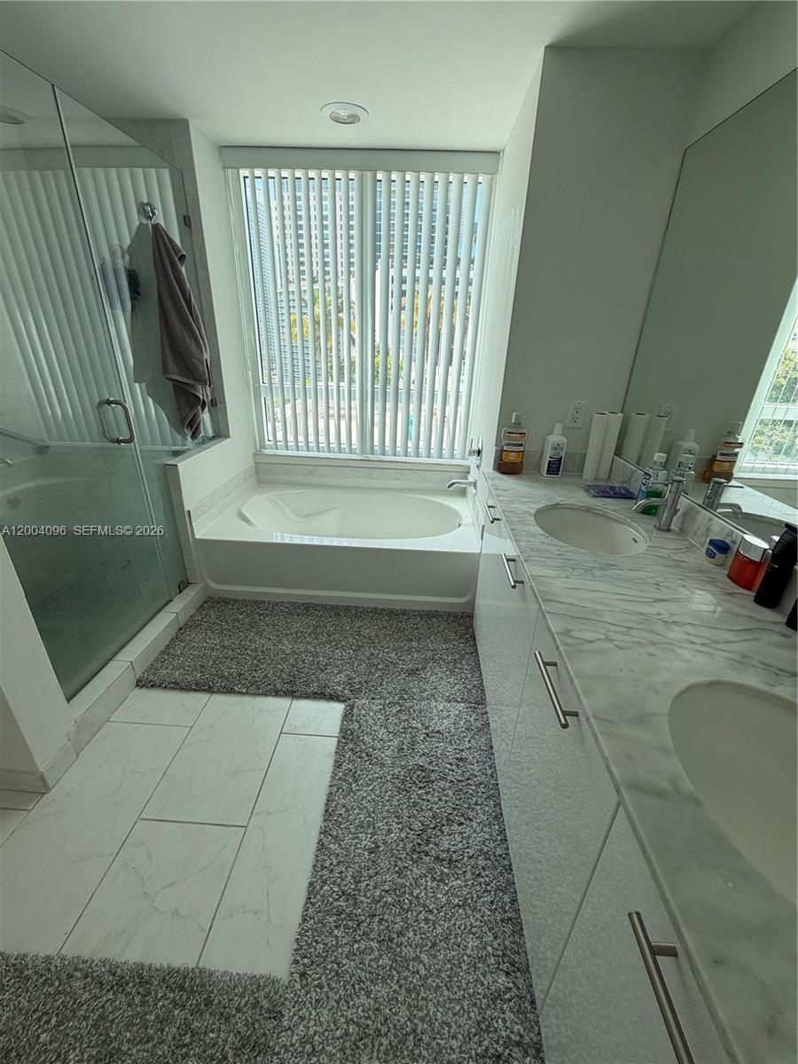 THE PLAZA 851 BRICKELL CO - Residential Lease