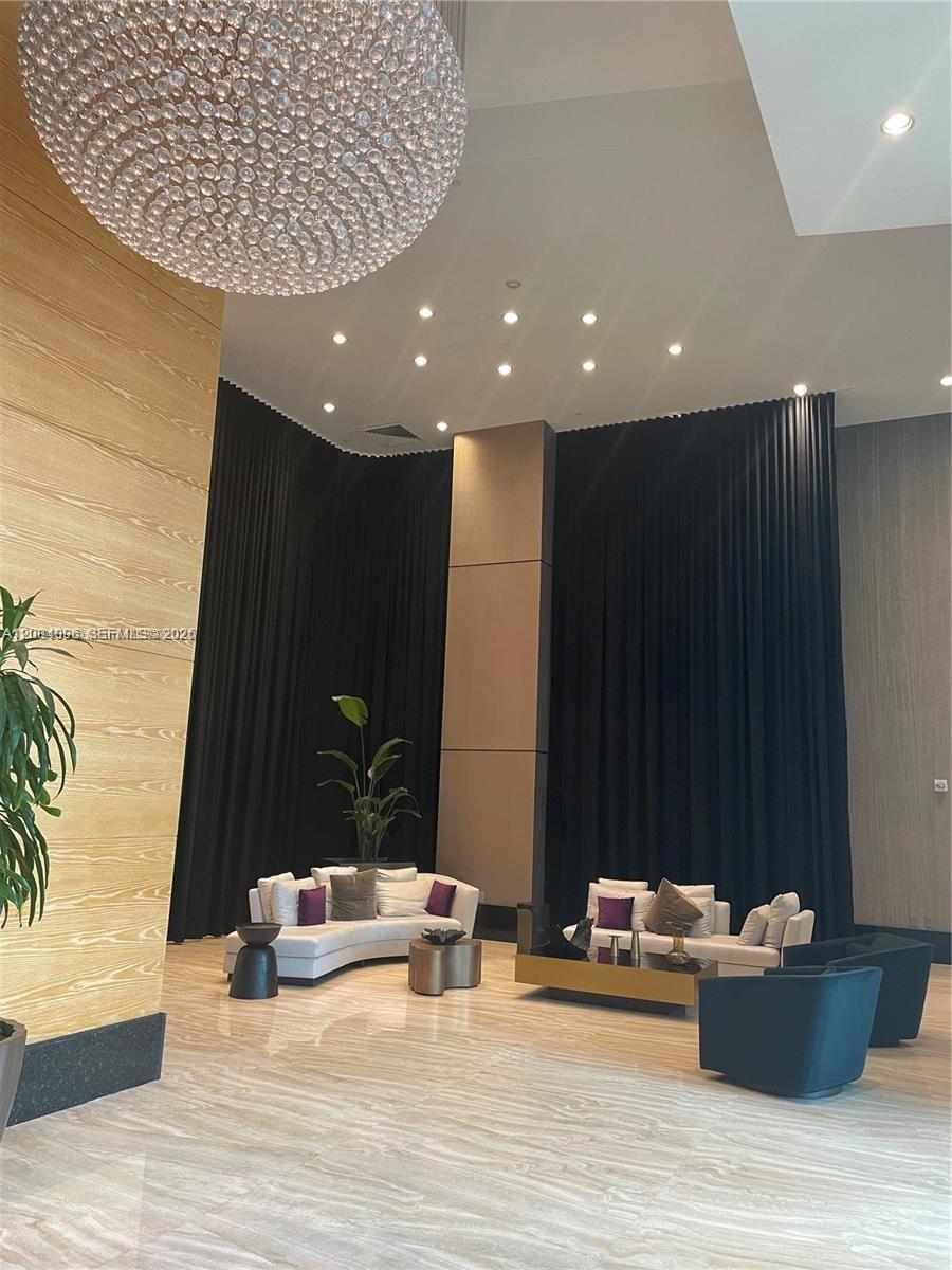 THE PLAZA 851 BRICKELL CO - Residential Lease